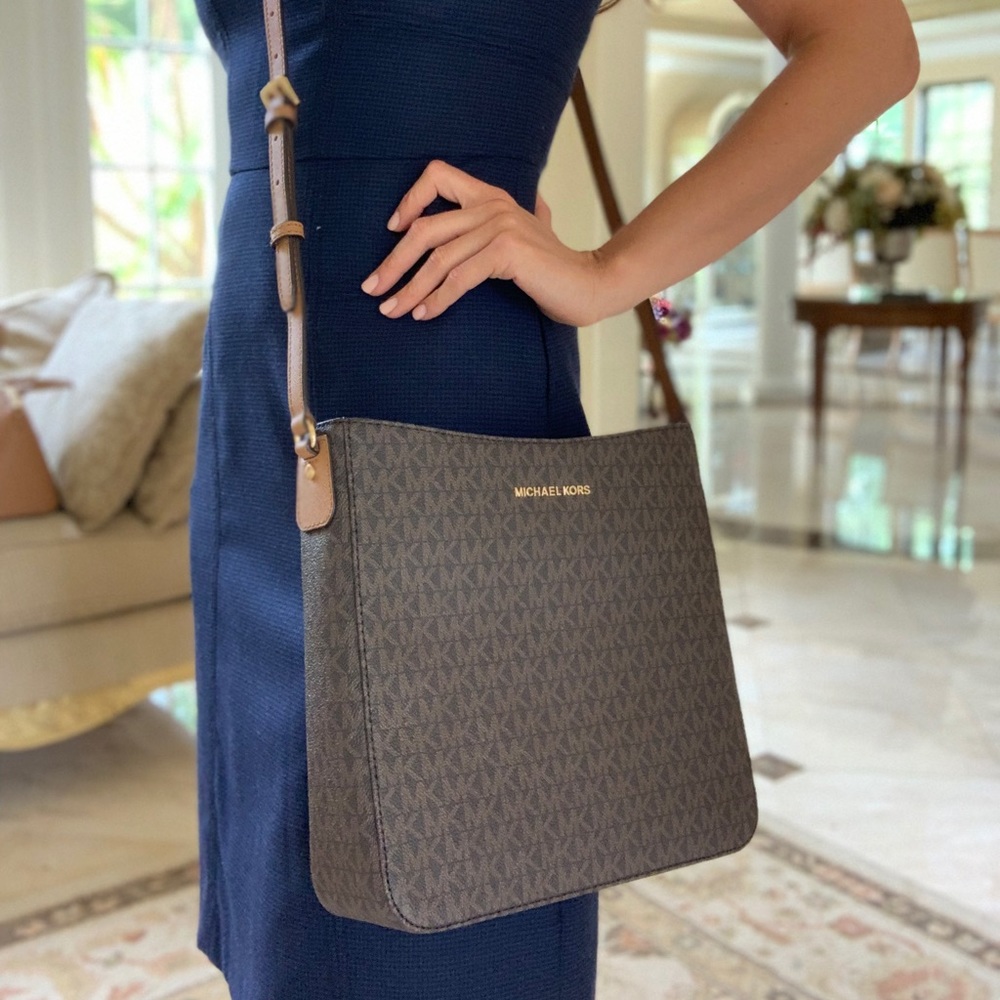 NWT 🔥SALE🔥Michael Kors Bag / Crossbody Brown